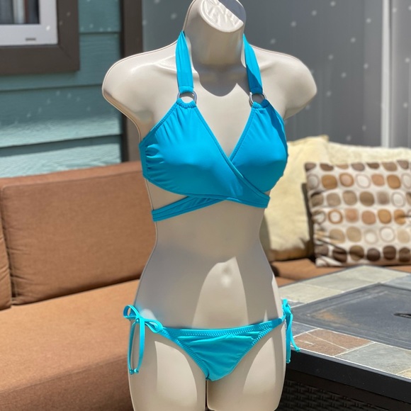 Venus Wrap Bikini Tops 💙 - Picture 3 of 17